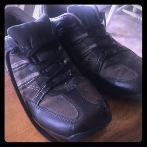 Mens 9.5 American Eagle shoes